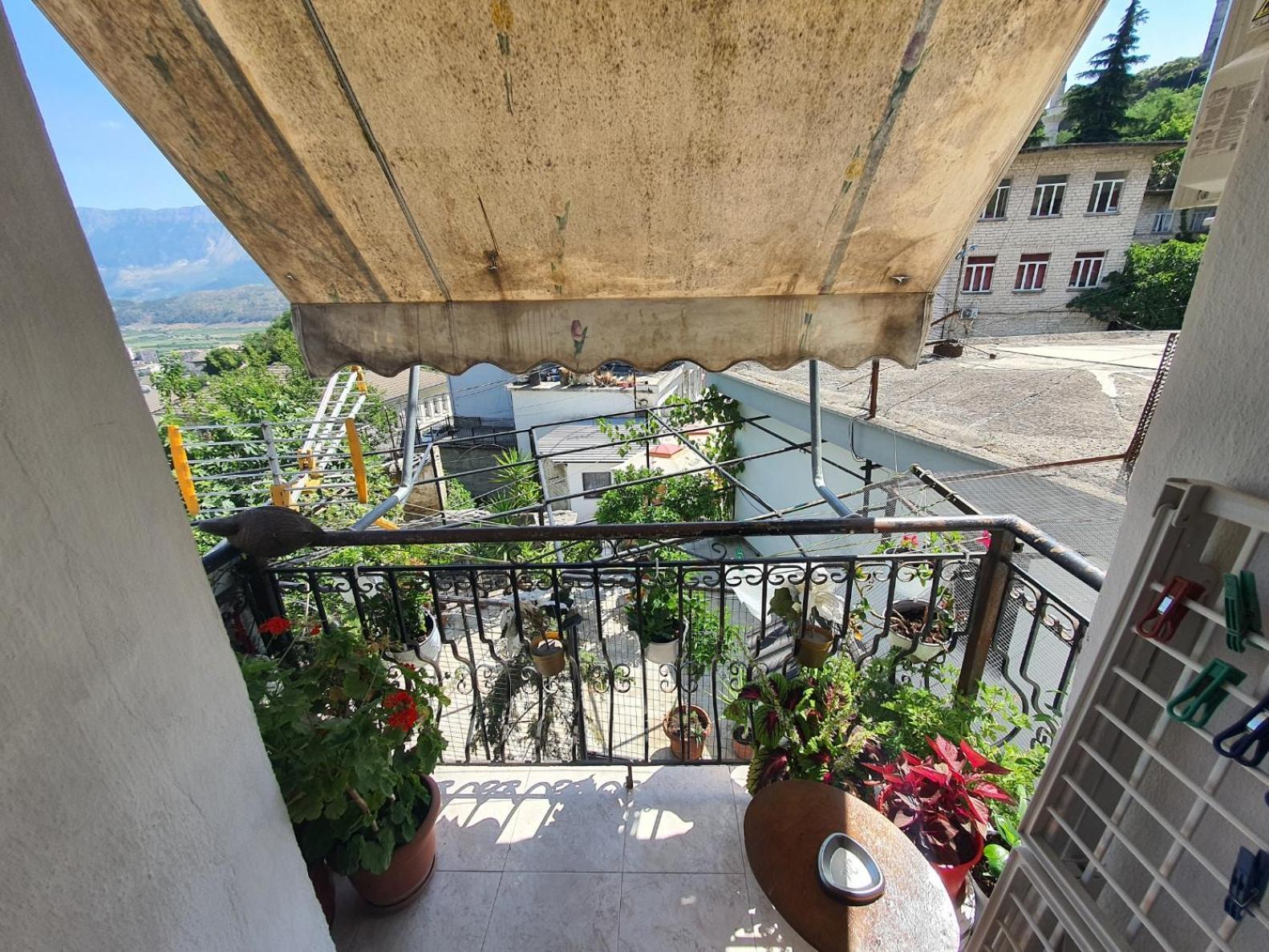Hida Guest House Гирокастра Экстерьер фото