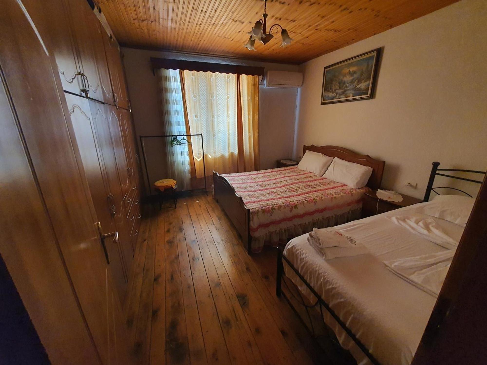 Hida Guest House Гирокастра Экстерьер фото