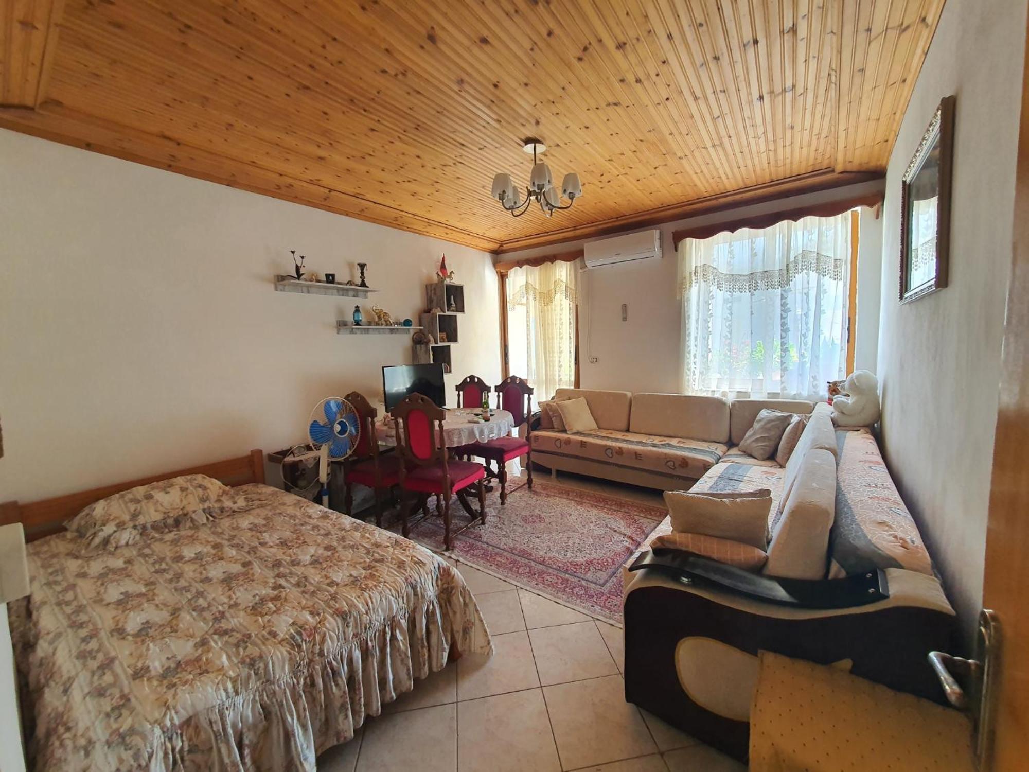 Hida Guest House Гирокастра Экстерьер фото