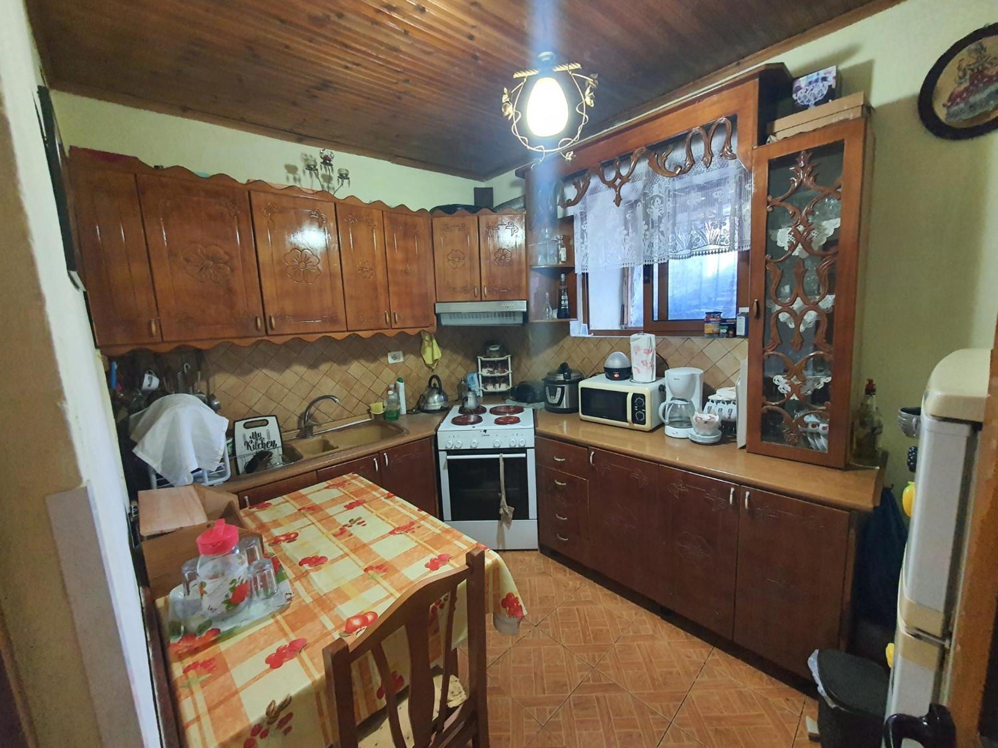 Hida Guest House Гирокастра Экстерьер фото